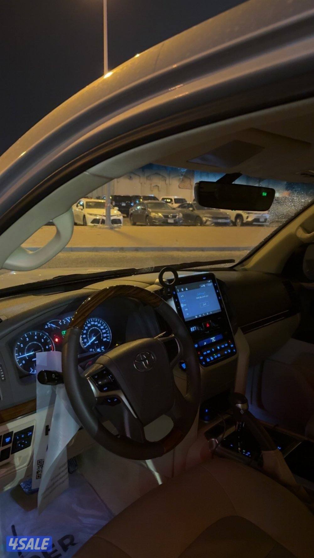 للبيع لاندكروزر موديل20162