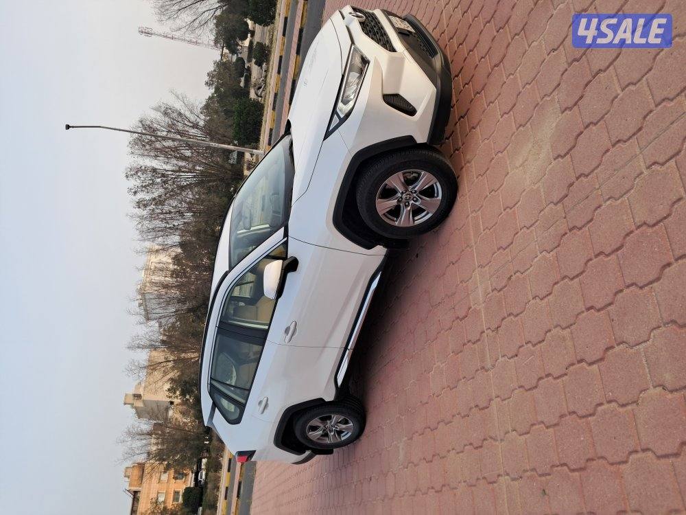 للبيع تويوتا راف 4 موديل 2023 ماشي 72 الف وارد الوكاله صبغ الوكاله1