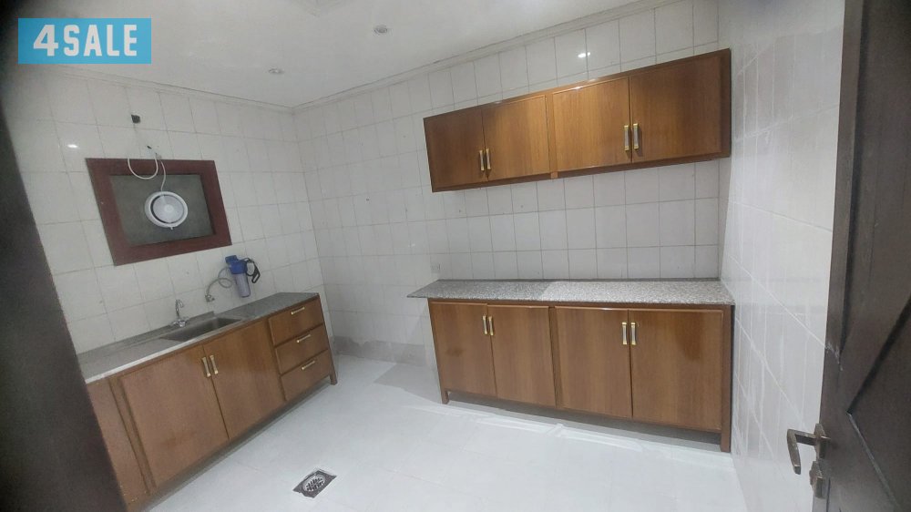 شقق تجارية وسكنية للإيجار في السالمية على الدائري الخامس9