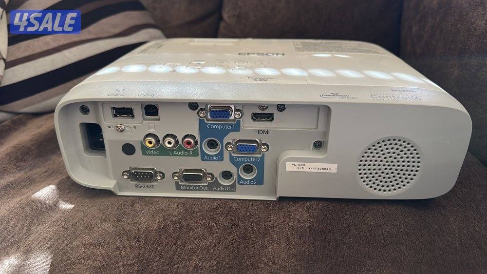 بروجكتر أبسون 3500 لومين(سطوع)3