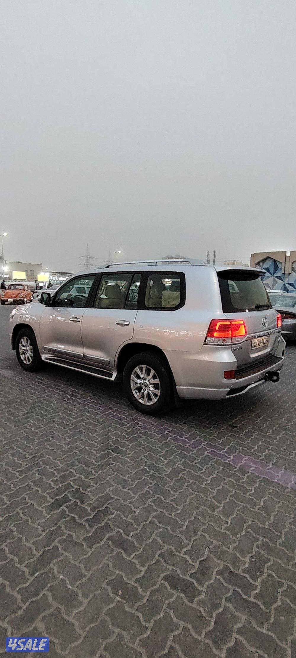 لاندكروز موديل 2017 عداد ٧٠ تبارك الله شرط الفحص بالكامل صبغ الوكاله.3