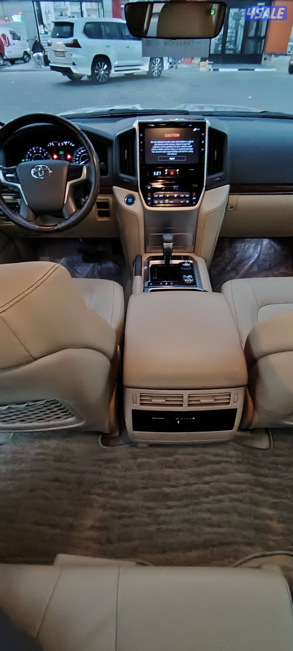 لاندكروز موديل 2017 عداد ٧٠ تبارك الله شرط الفحص بالكامل صبغ الوكاله.6