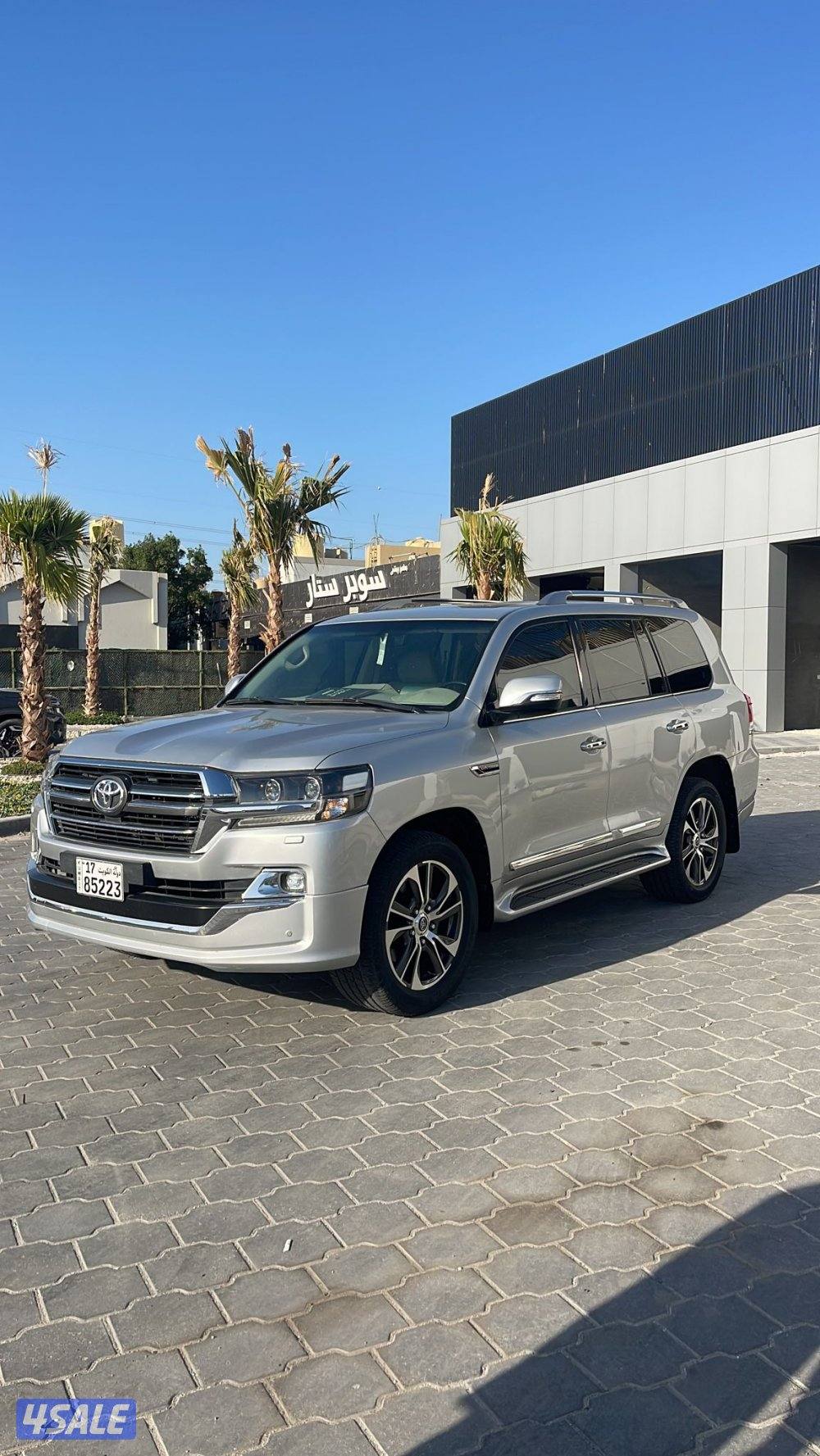 لاندكروز موديل ٢٠٢٠ عداد٩٣ شرط الفحص بالكامل صبغ الوكاله حمايه بالكامل0