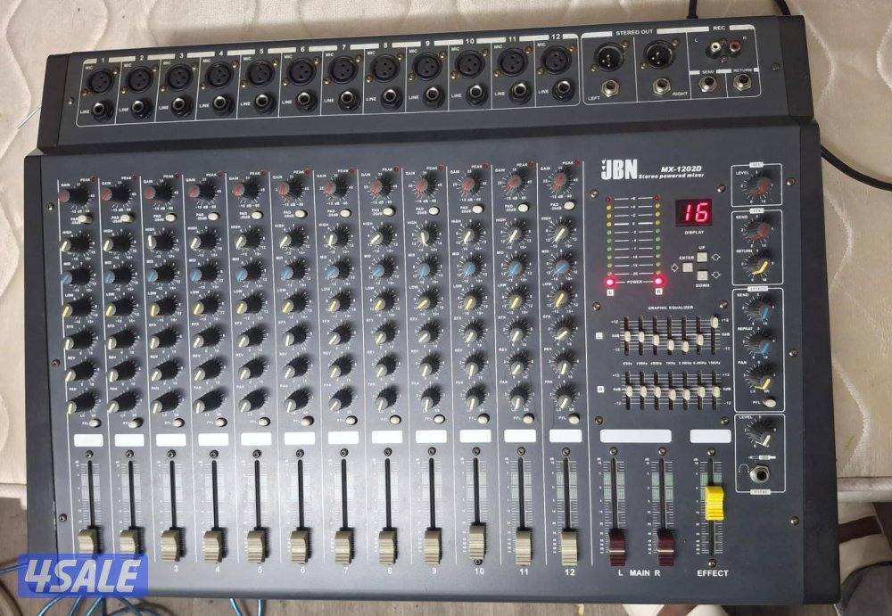 للبيع ٤سمعات مع مكسر0