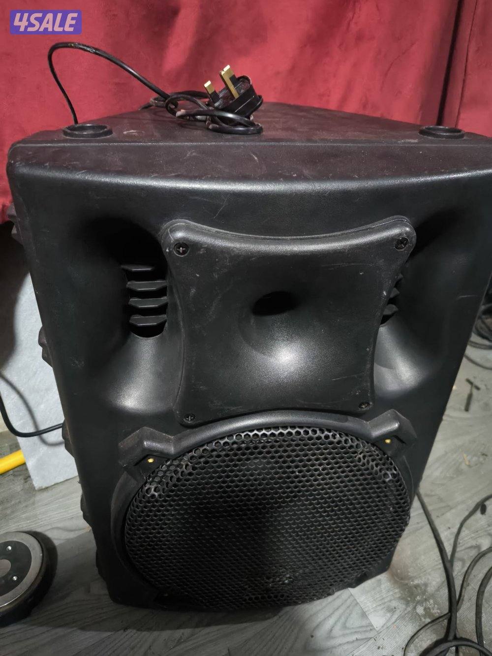 للبيع ٤سمعات مع مكسر2