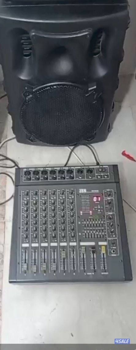 للبيع ٤سمعات مع مكسر3