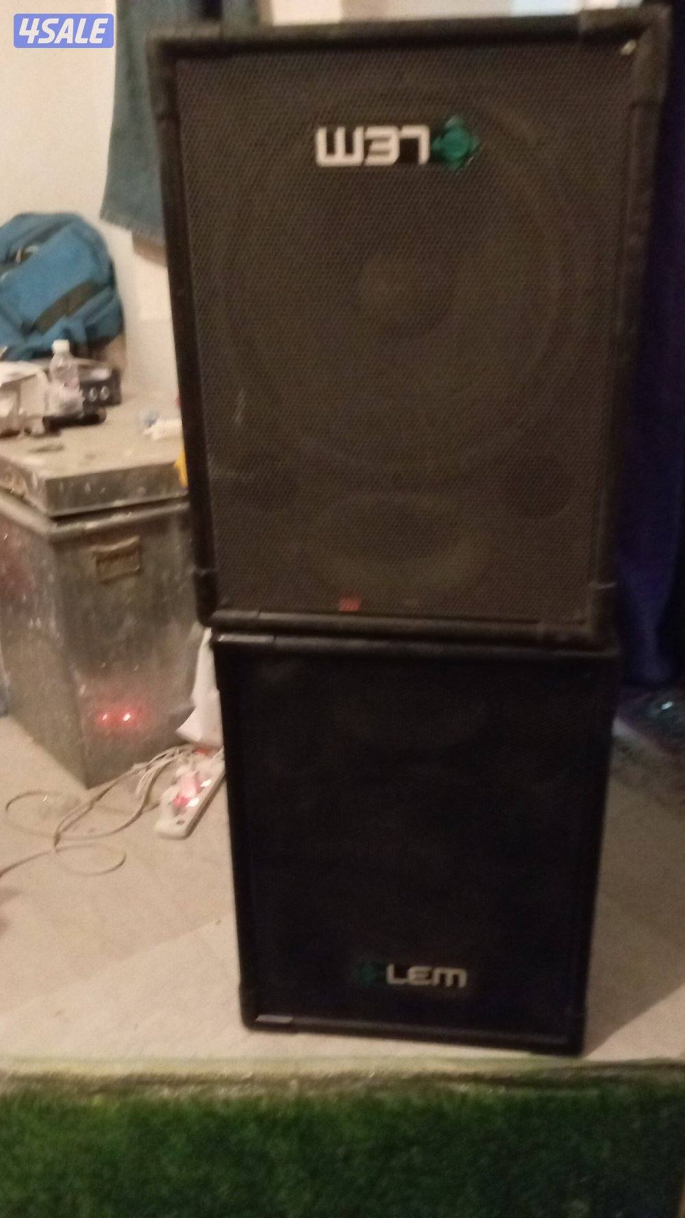 للبيع ٤سمعات مع مكسر6