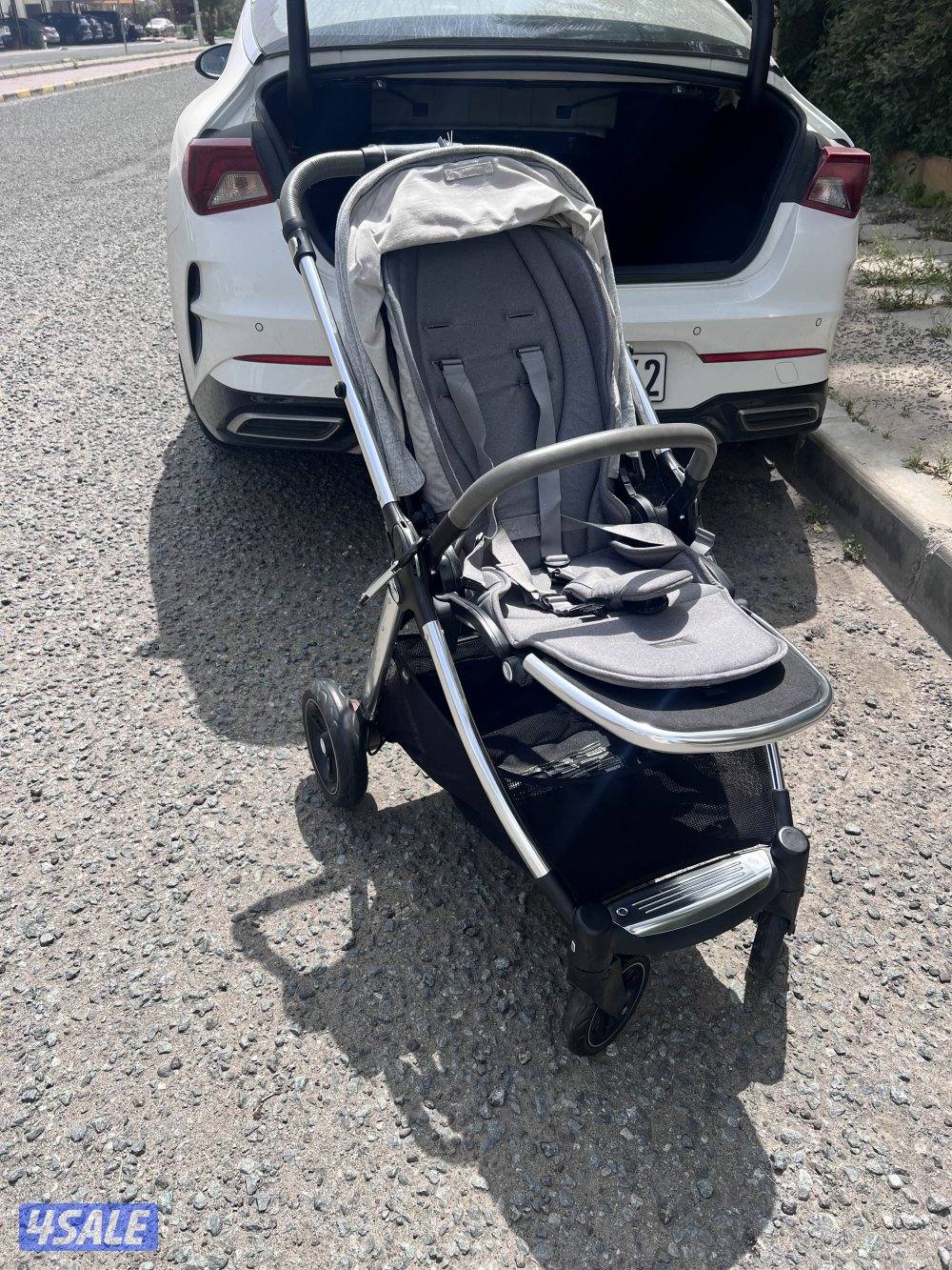 للبيع عربانة اطفال عدد3 ماركة مامز اند بابز ممتازة3