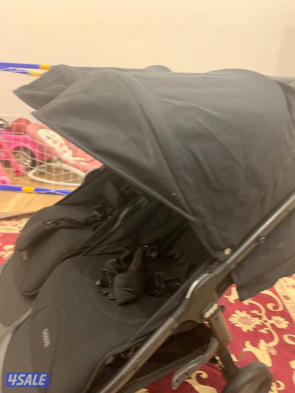 للبيع عربانة اطفال عدد3 ماركة مامز اند بابز ممتازة9