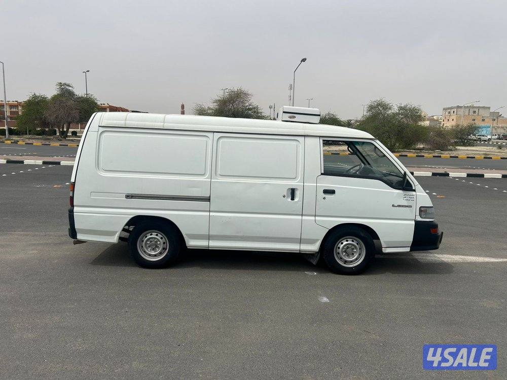 باص متسوبيشي ، ثلاجه ، 2012 ، شرط الفحص1