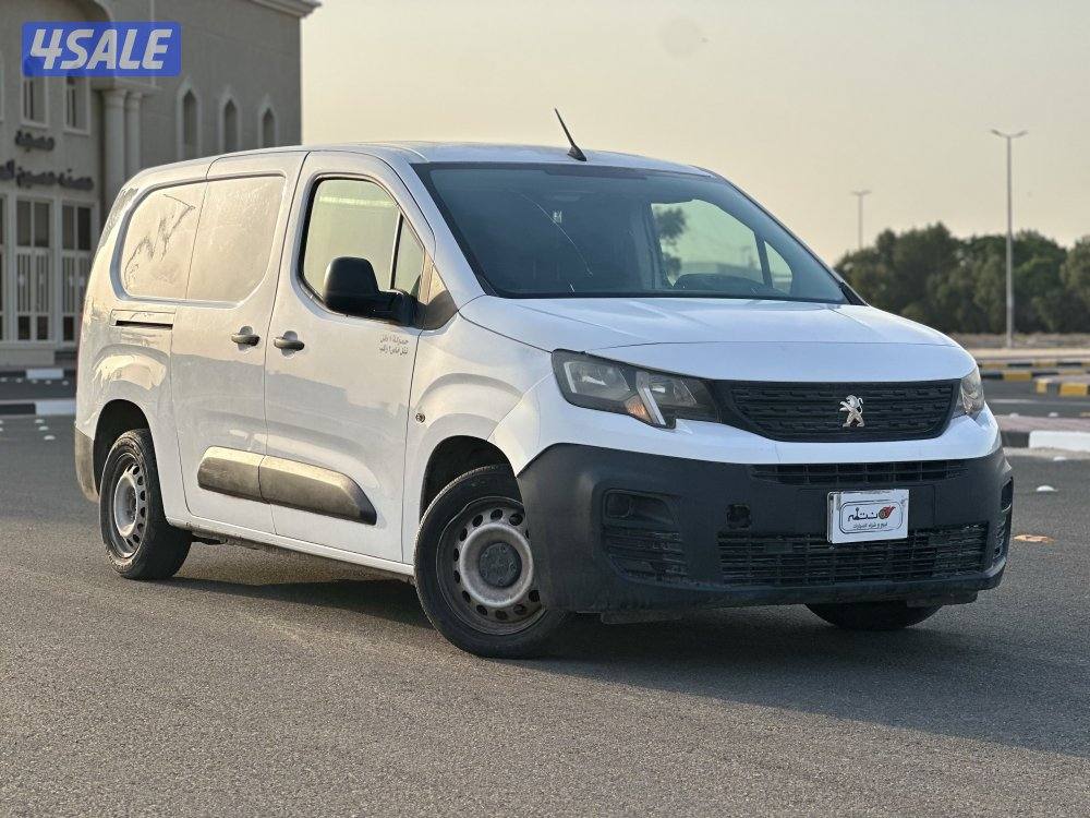 للبيع بيجو موديل 20220