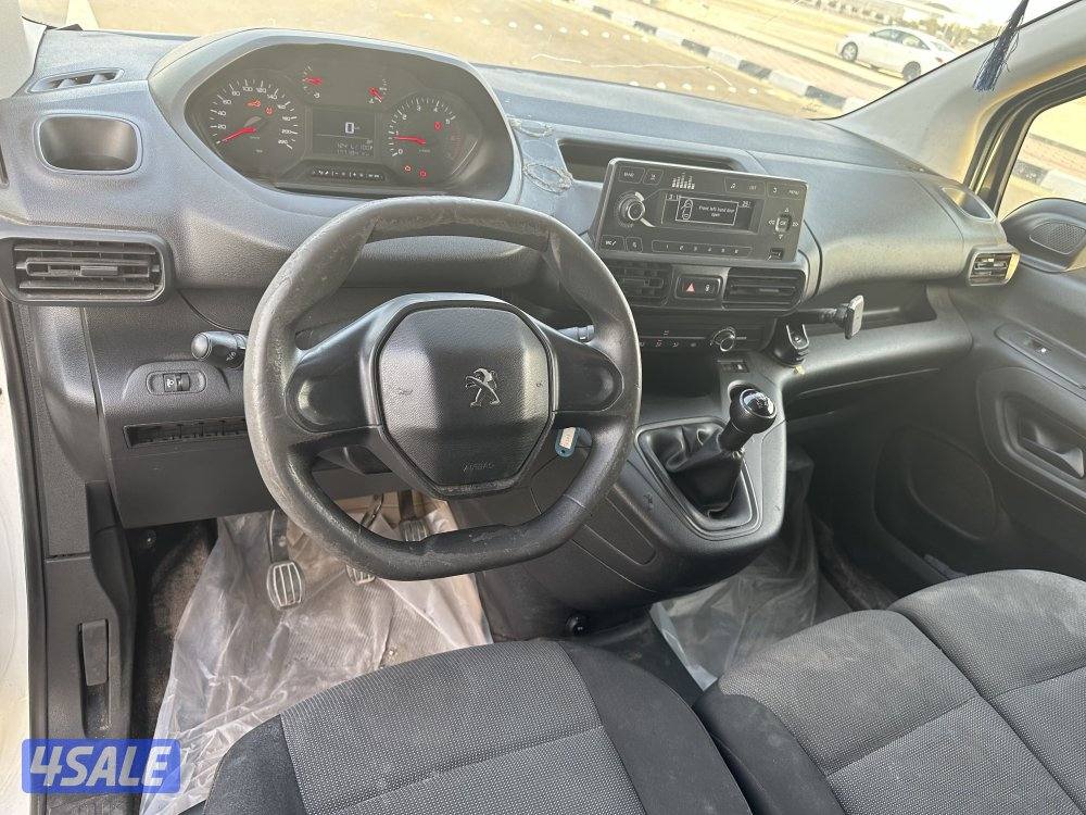 للبيع بيجو موديل 20224