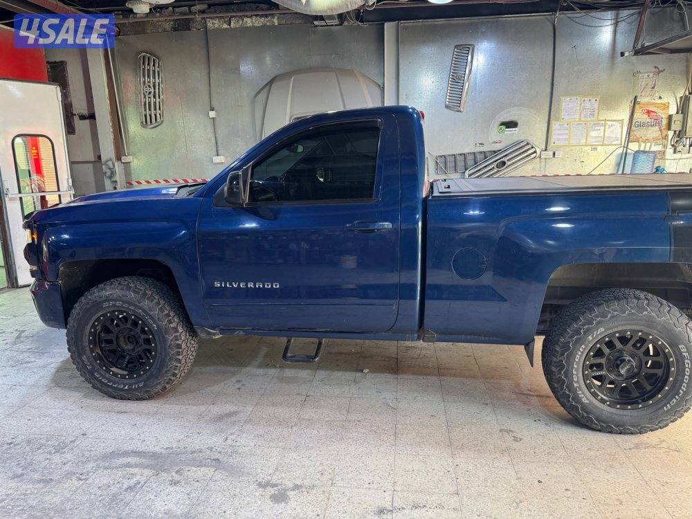 للبيع وانيت سيلفرادو ازرق باب واحد موديل 2016 Z71 عليه تواير حجريه3