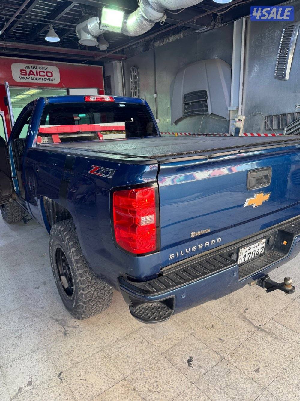 للبيع وانيت سيلفرادو ازرق باب واحد موديل 2016 Z71 عليه تواير حجريه4