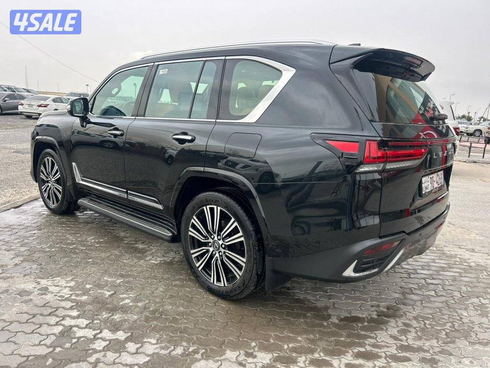 لكزس LX600 درجة اولى  twinturbo .V6 موديل 2025 ماشي 32.000 k.m  وارد2