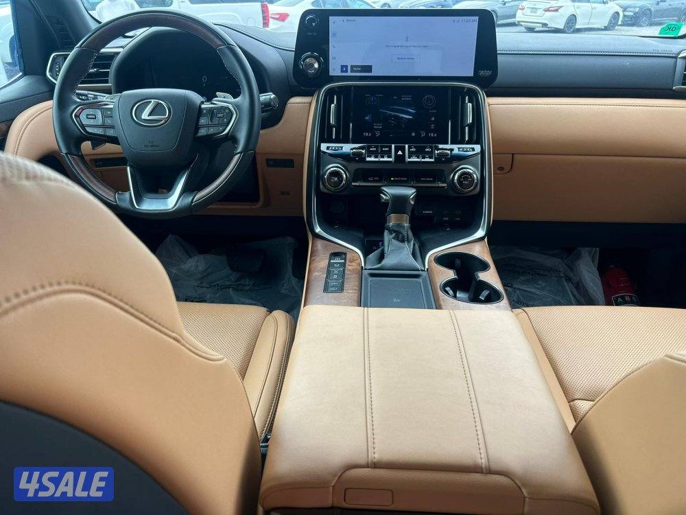 لكزس LX600 درجة اولى  twinturbo .V6 موديل 2025 ماشي 32.000 k.m  وارد6