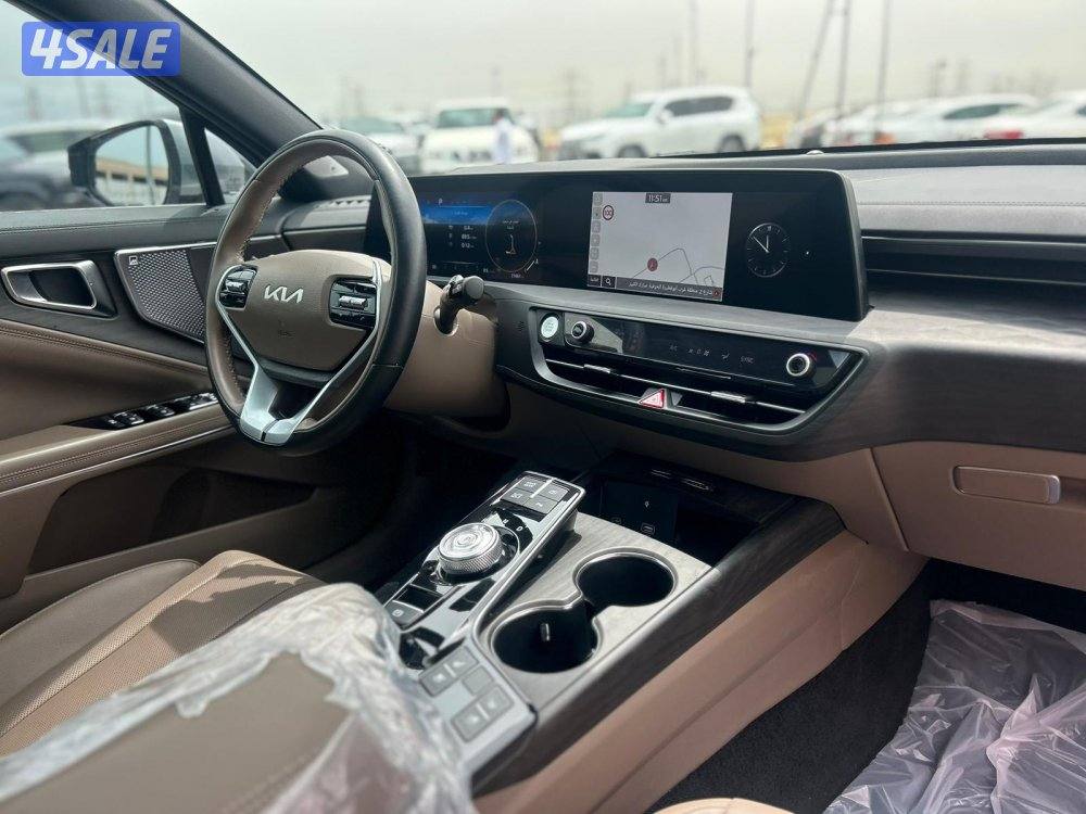 كيا-K8  موديل 2024 ماشى 21.000 k.m وارد المطوع . صبغ وكالة  شاشة.6