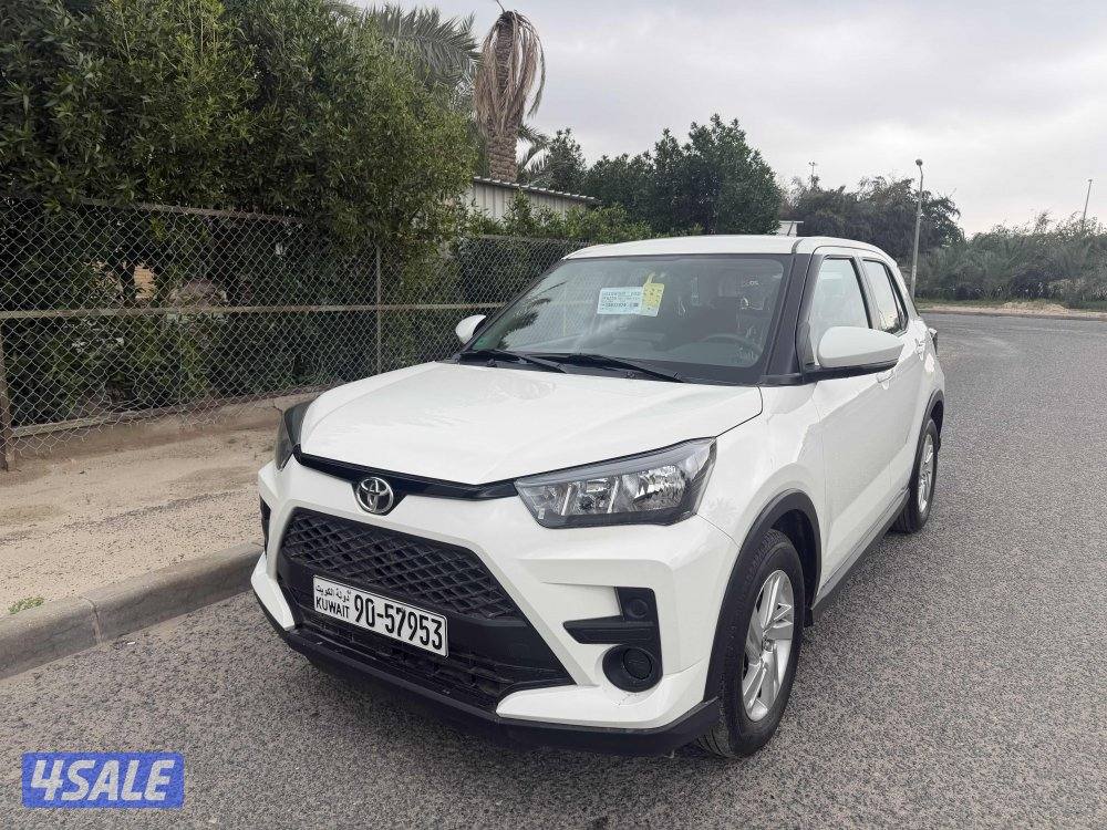 تويوتا ريز موديل 2024 تحت الكفالة عداد 12،000 كم0