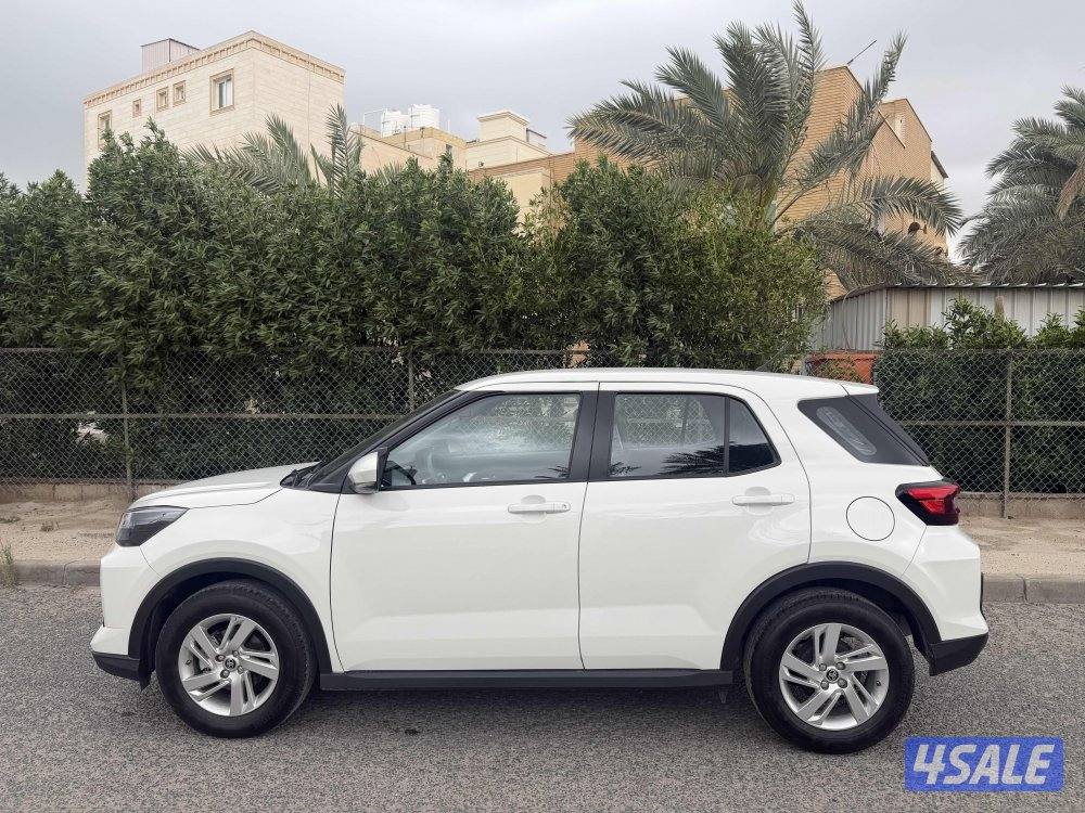 تويوتا ريز موديل 2024 تحت الكفالة عداد 12،000 كم1