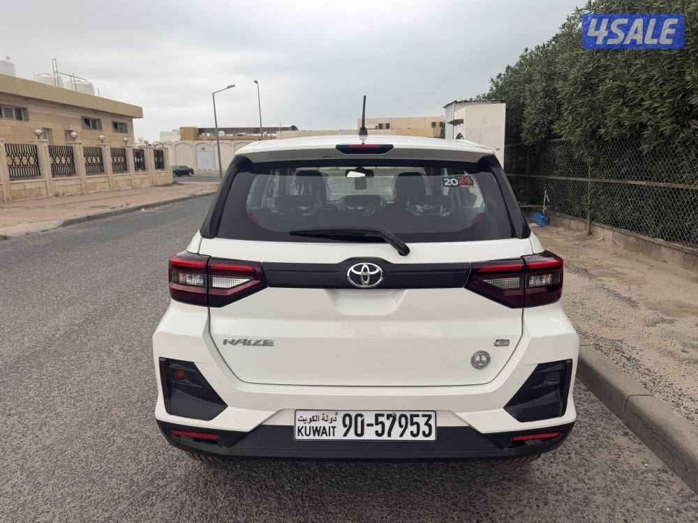 تويوتا ريز موديل 2024 تحت الكفالة عداد 12،000 كم3
