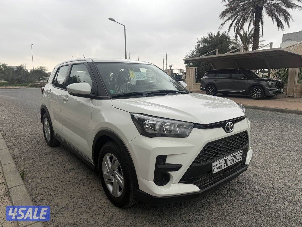 تويوتا ريز موديل 2024 تحت الكفالة عداد 12،000 كم6