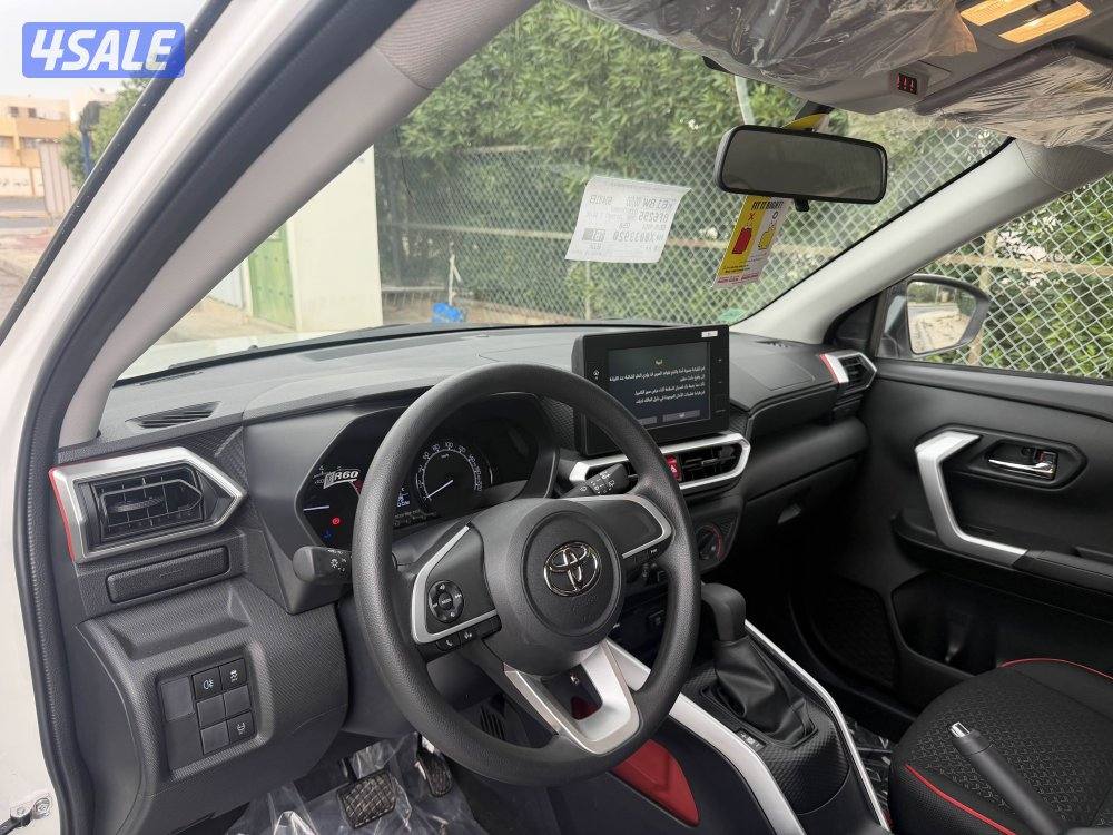 تويوتا ريز موديل 2024 تحت الكفالة عداد 12،000 كم11