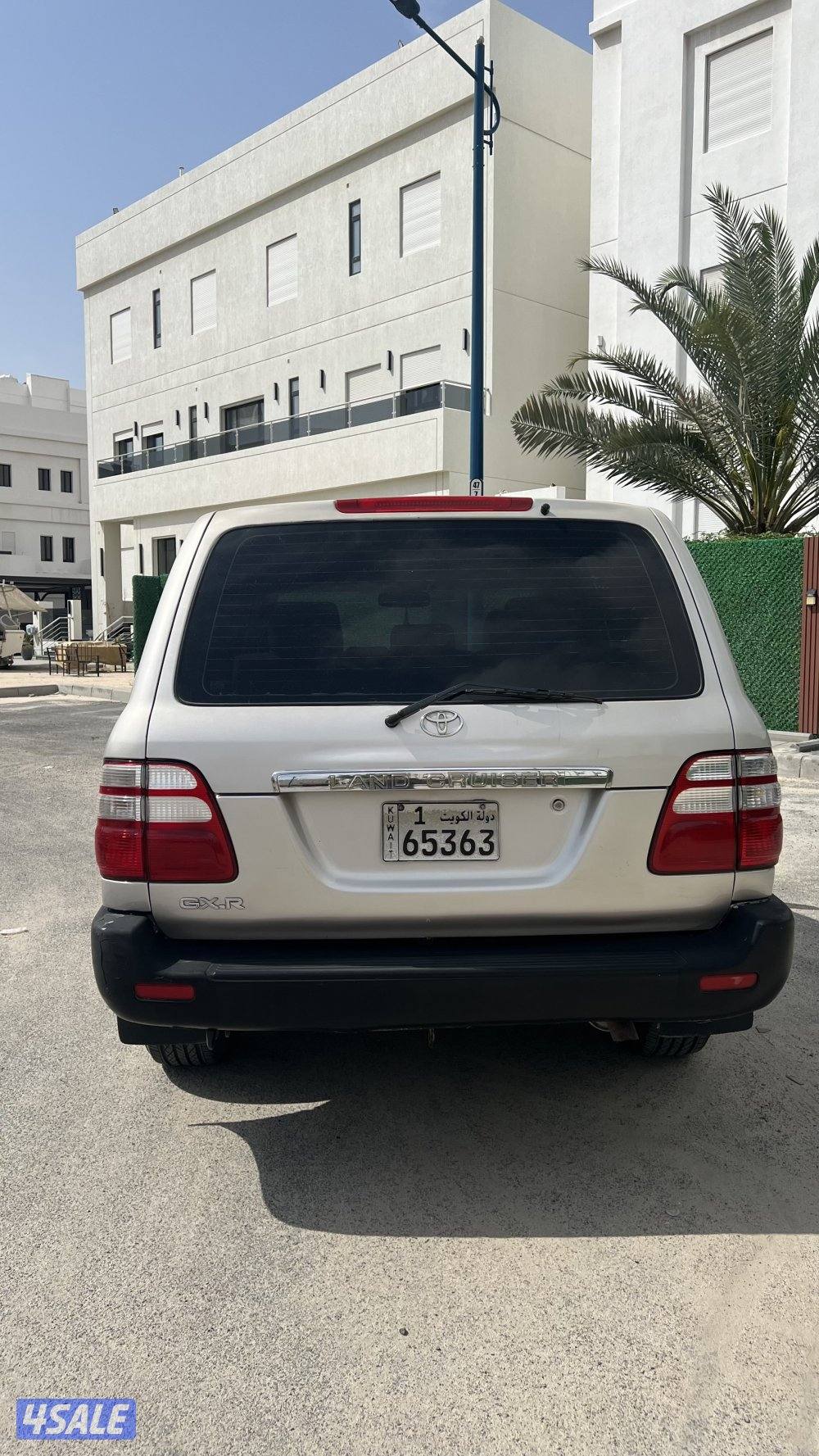 لاند كروزر موديل 2004 قير اوتوماتيك2