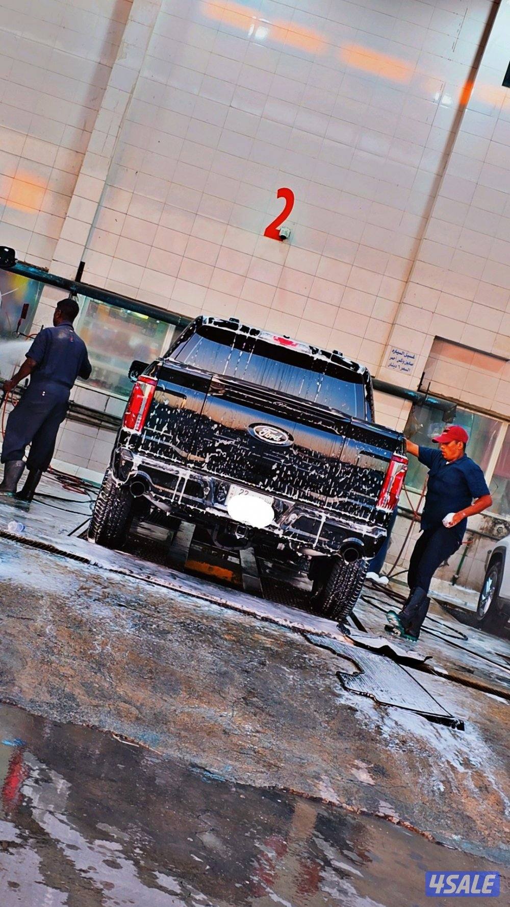 وانيت فورد لاريت سبورت 20243