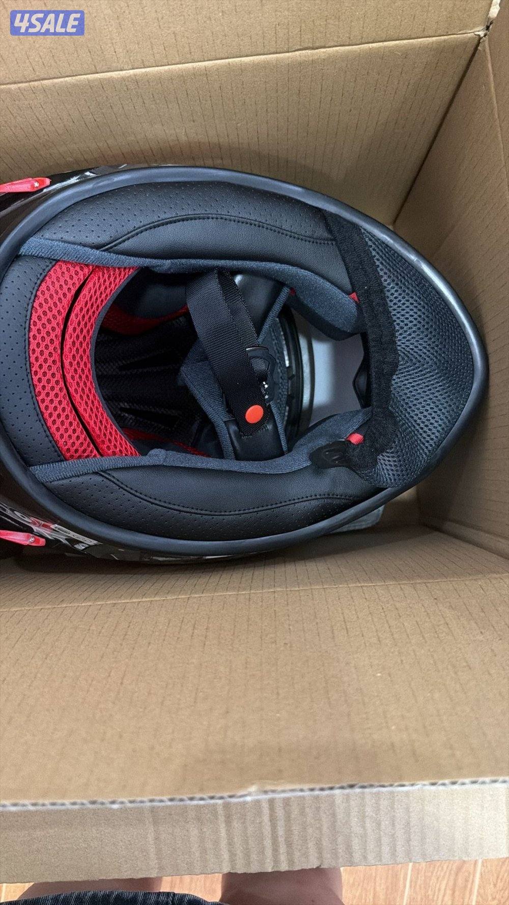 خوذه للبيع مقاس M درجه ثانبه2