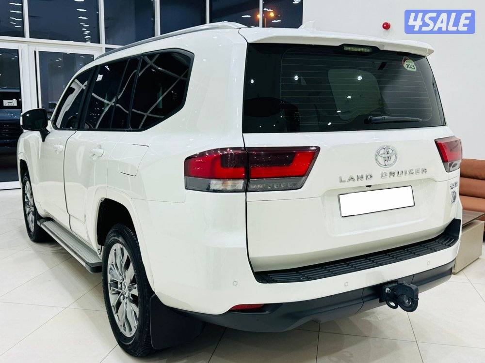 للبيع تويوتا لاندكروس GXR 4K بدون تيربو موديل 20252