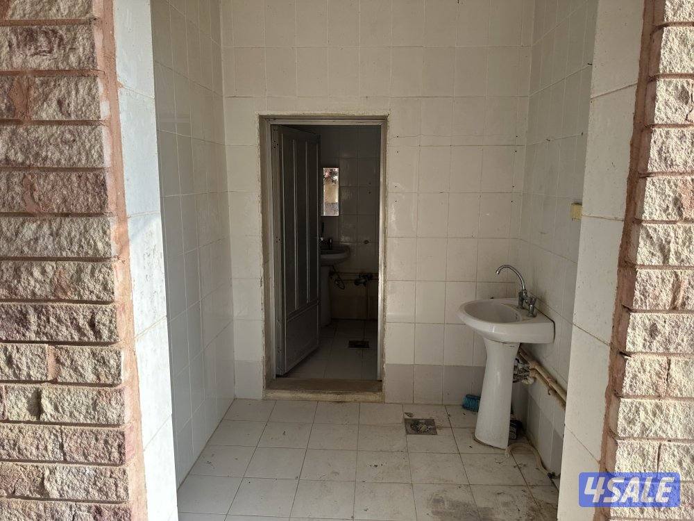 للإيجار جاخور لأصحاب الحلال واستثمار المواشي على الشارع العام قطعة 81