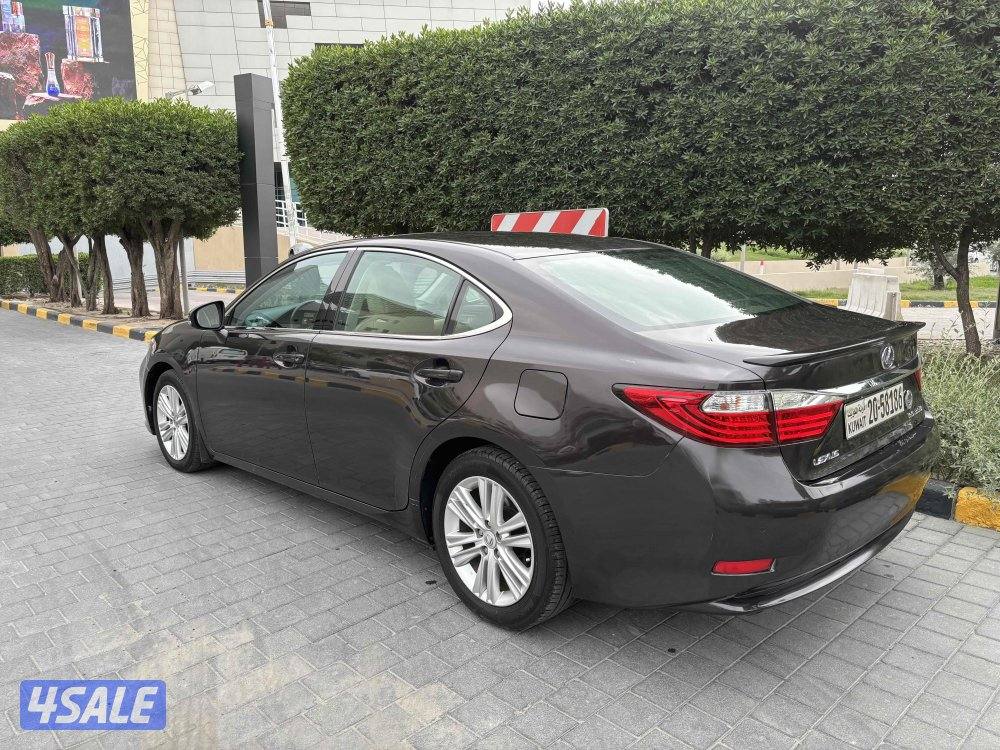 للبيع لكزز Es350 موديل 2013 بحاله ممتازه سرفس وكاله3