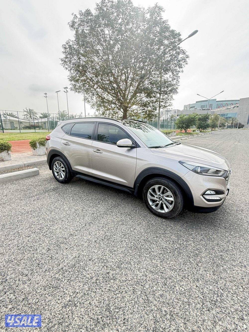 البيع جيب هيونداي توسان 20174