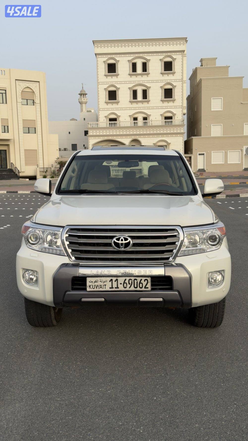 للبيع لاند كروز  2014  G.X.R 81