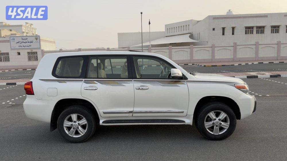 للبيع لاند كروز  2014  G.X.R 83