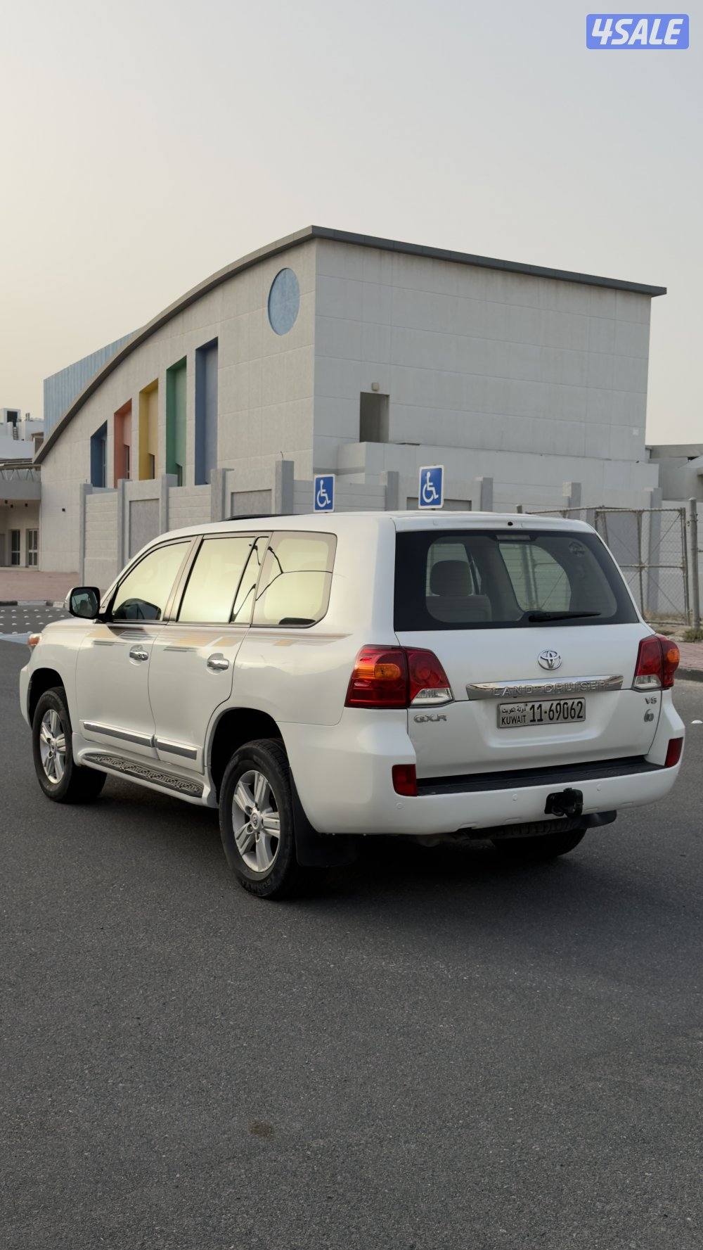 للبيع لاند كروز  2014  G.X.R 85