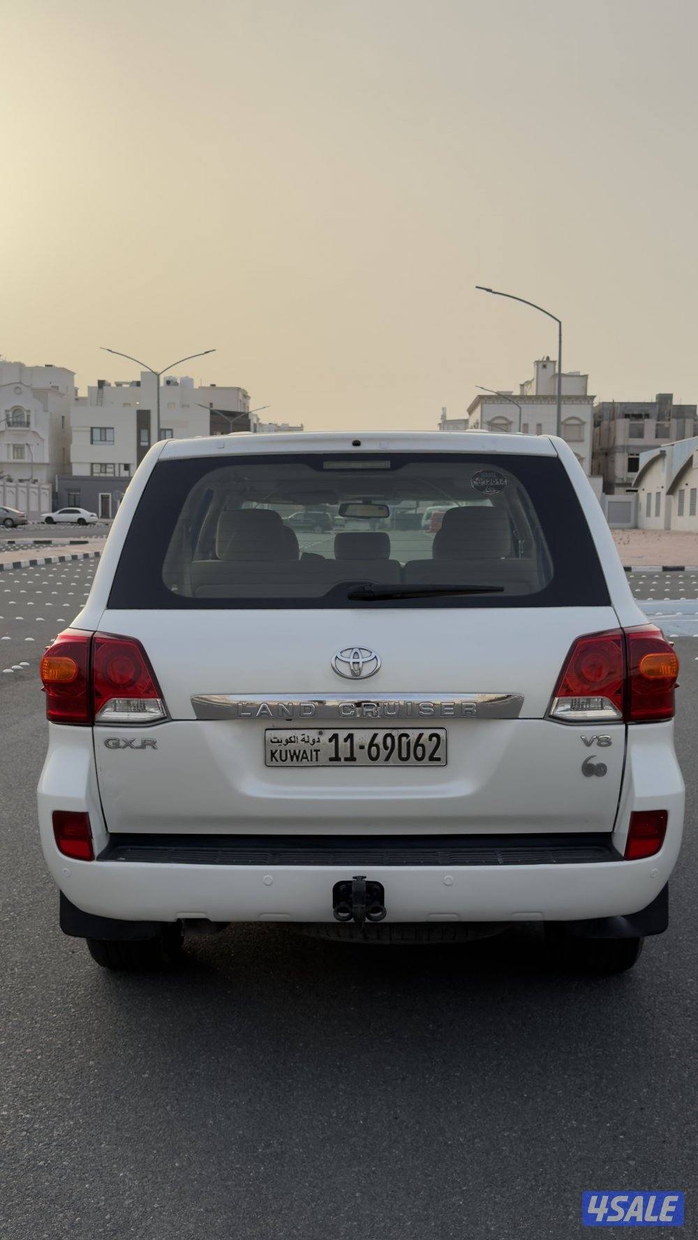 للبيع لاند كروز  2014  G.X.R 86