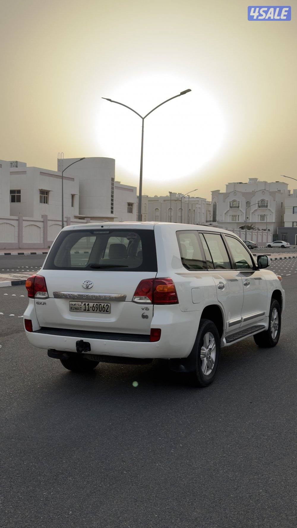 للبيع لاند كروز  2014  G.X.R 87