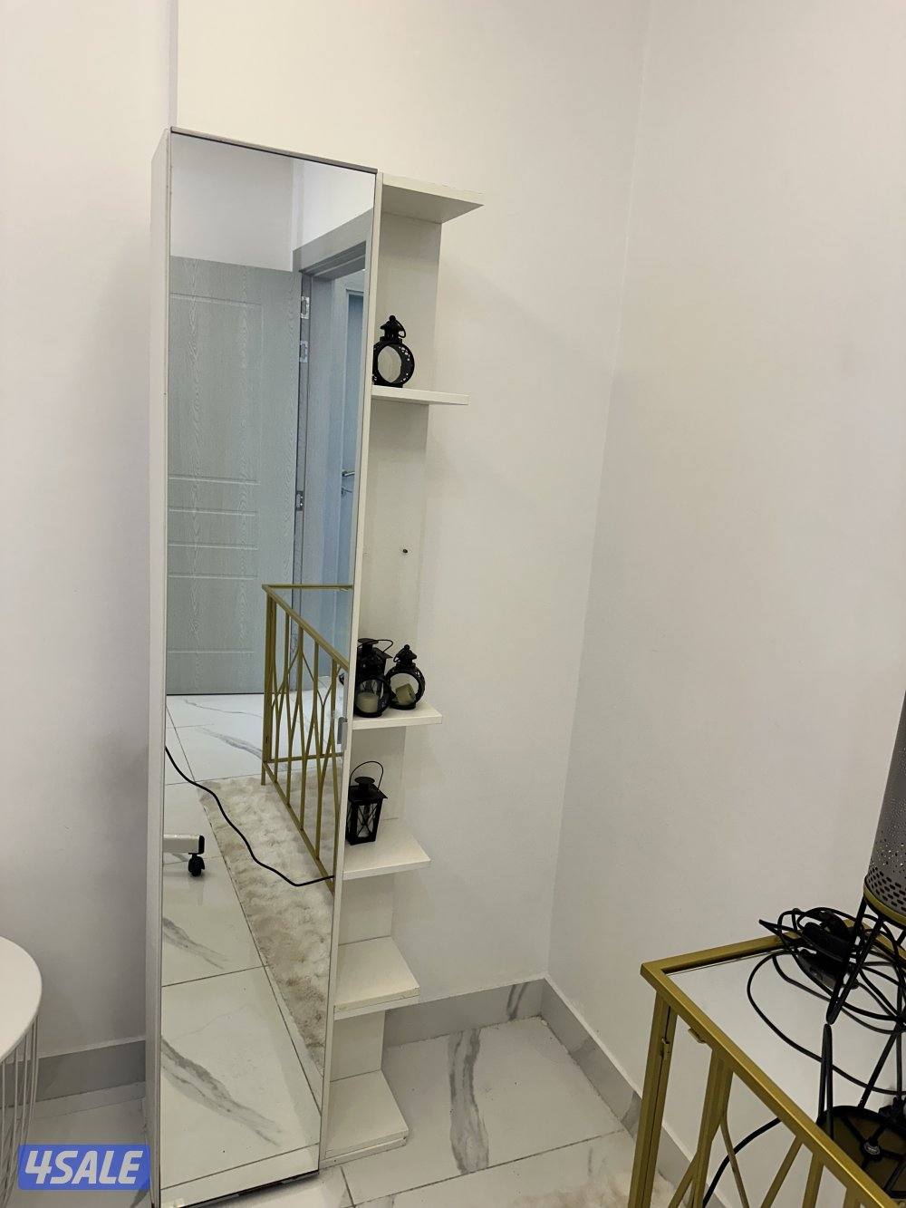 للبيع متفرقه كرسي صالون مرايات وكونسول العدد ٢ ترولي صالون طقم كنب بوف2