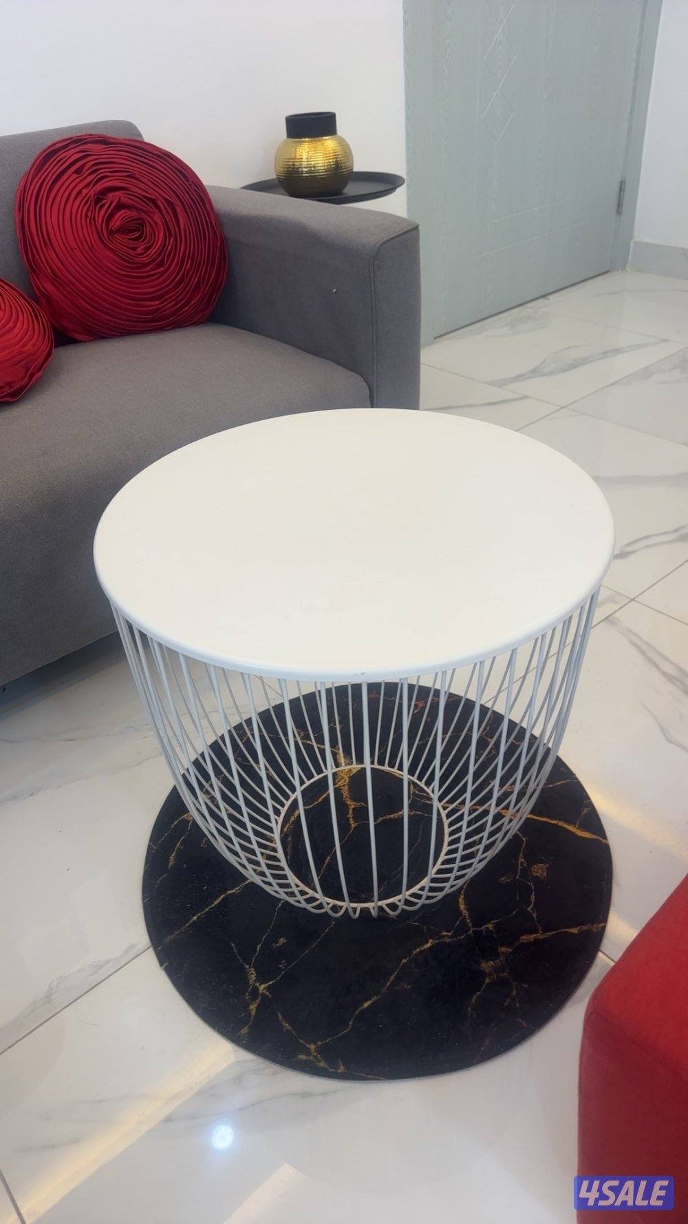 للبيع متفرقه كرسي صالون مرايات وكونسول العدد ٢ ترولي صالون طقم كنب بوف10