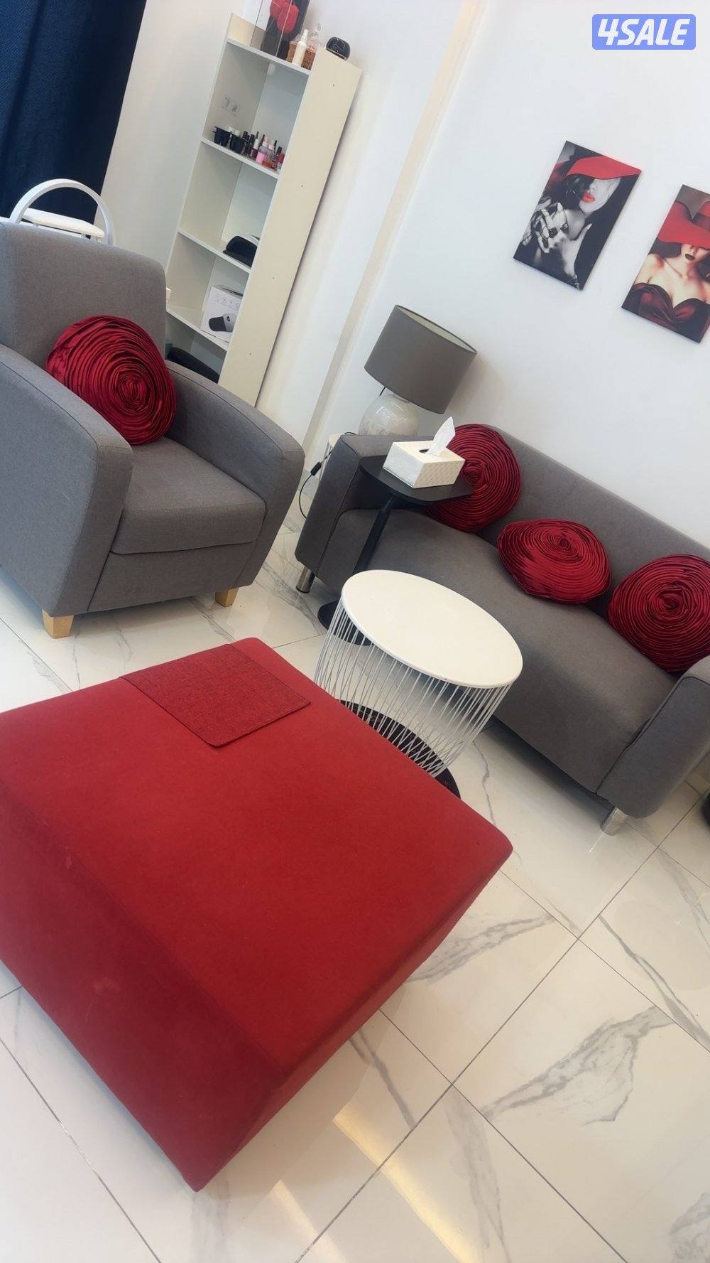 للبيع متفرقه كرسي صالون مرايات وكونسول العدد ٢ ترولي صالون طقم كنب بوف15