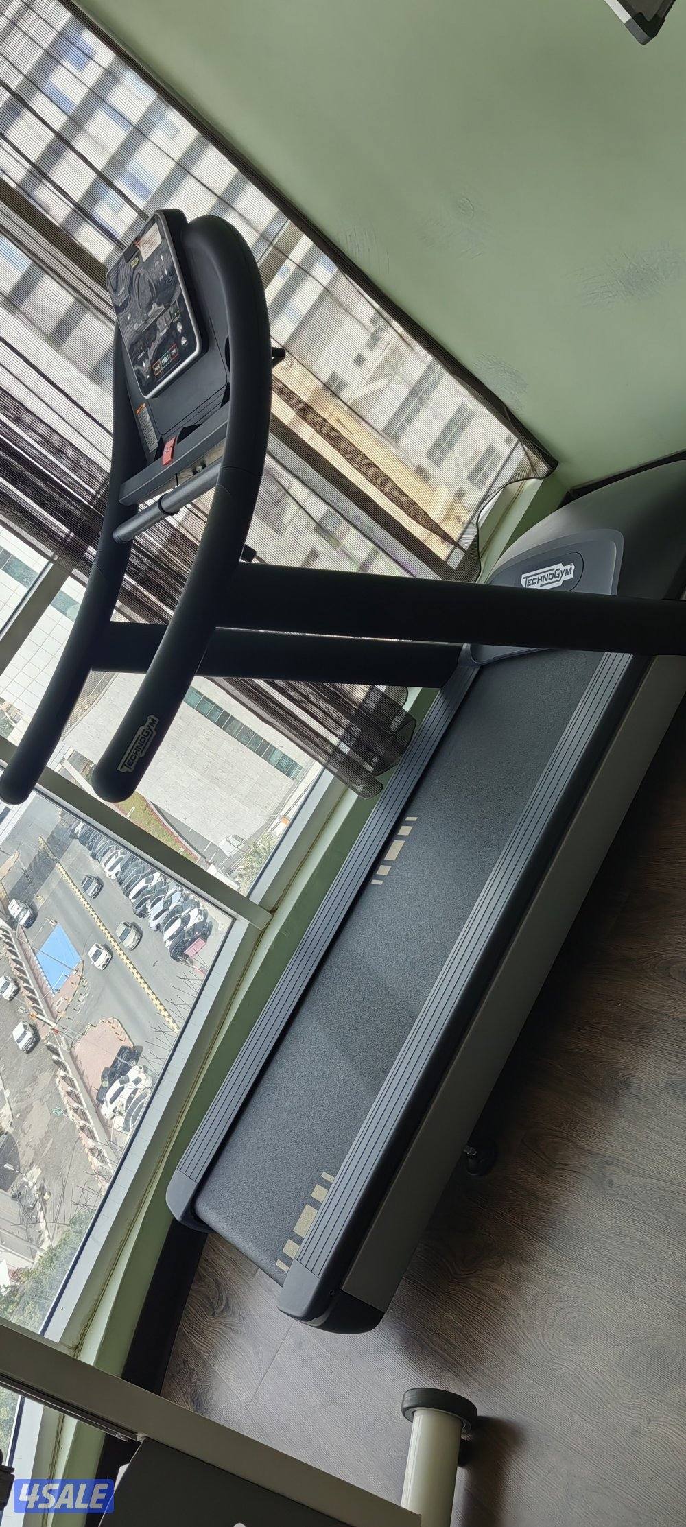 TECHNOGYM a High Quality Professional Treadmill0