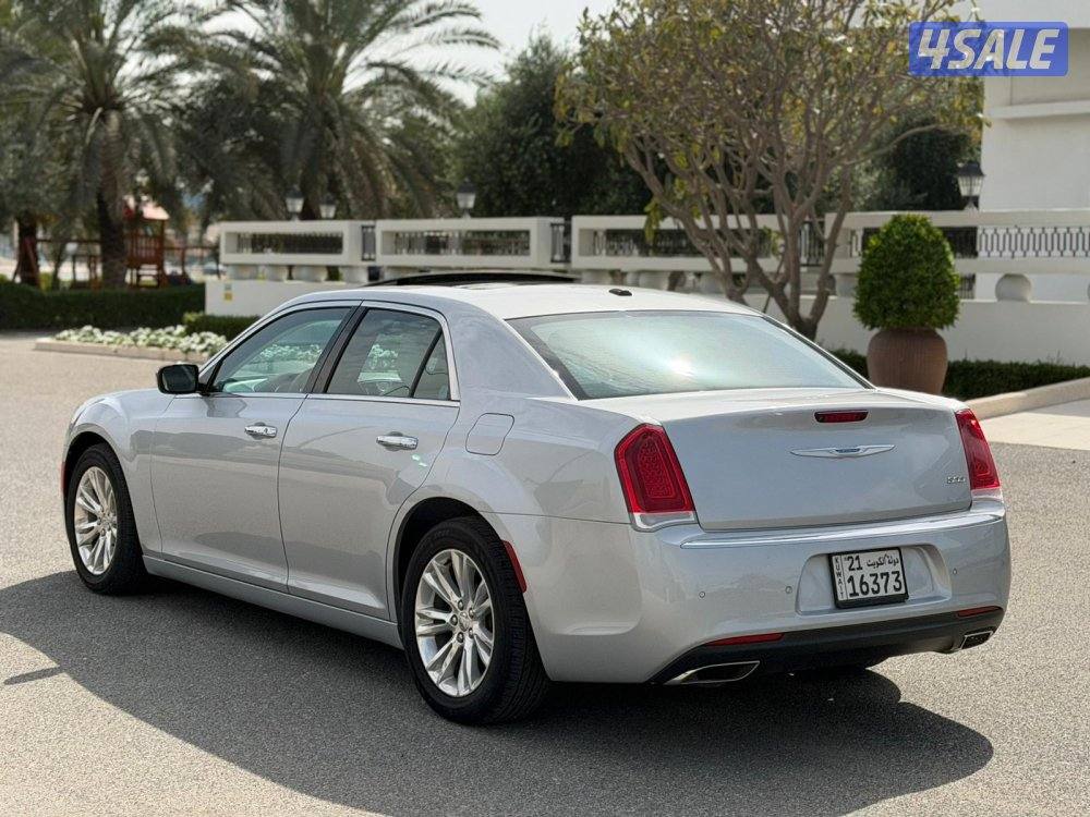 كرايزلر C300 - 2021 بحالة الوكالة3
