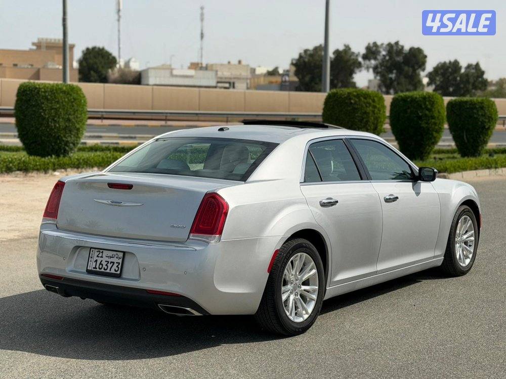 كرايزلر C300 - 2021 بحالة الوكالة4
