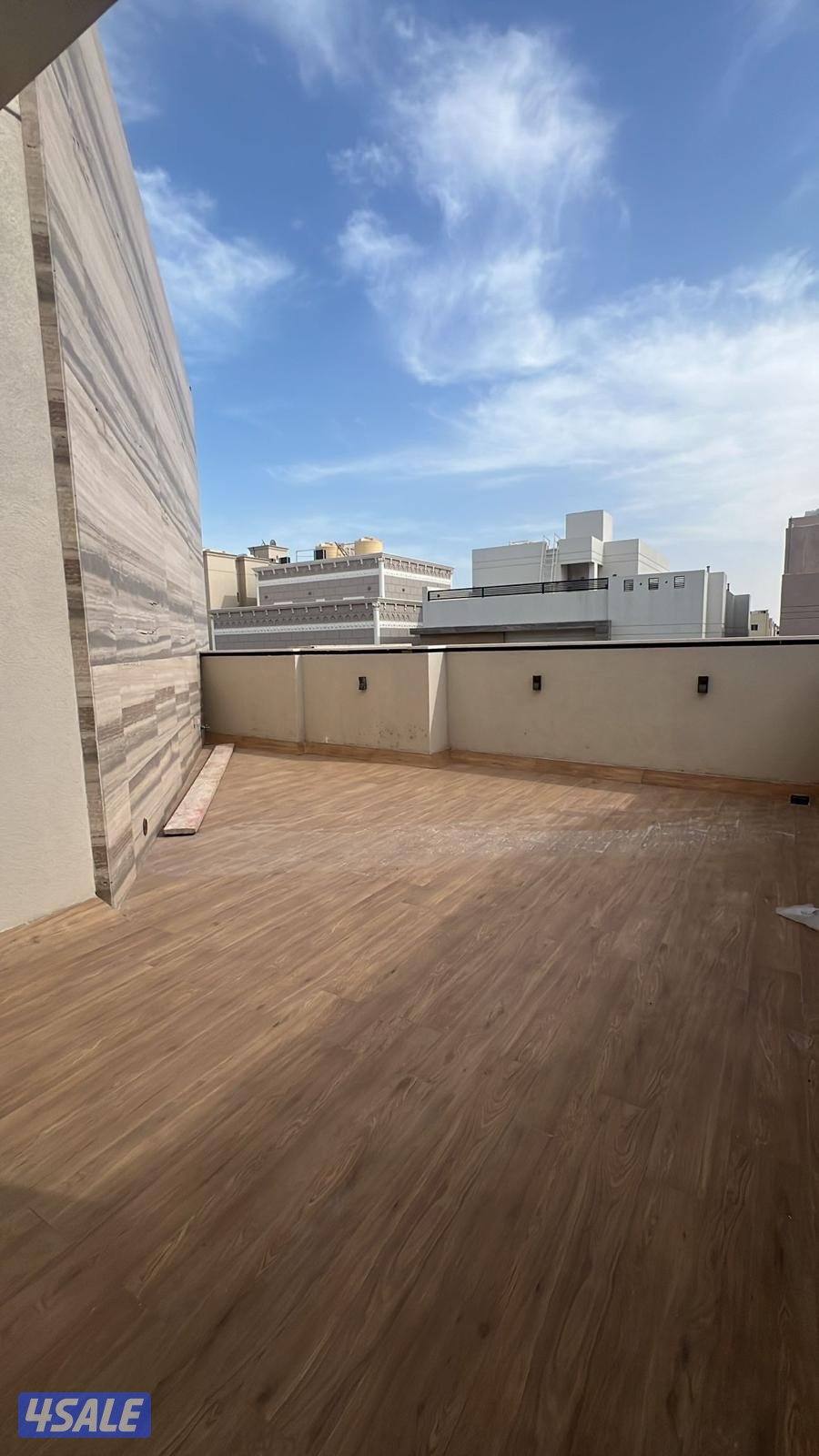 للايجار في الفنيطيس ق8 دوبلكس اول وثاني مع روف كبير اول ساكن1