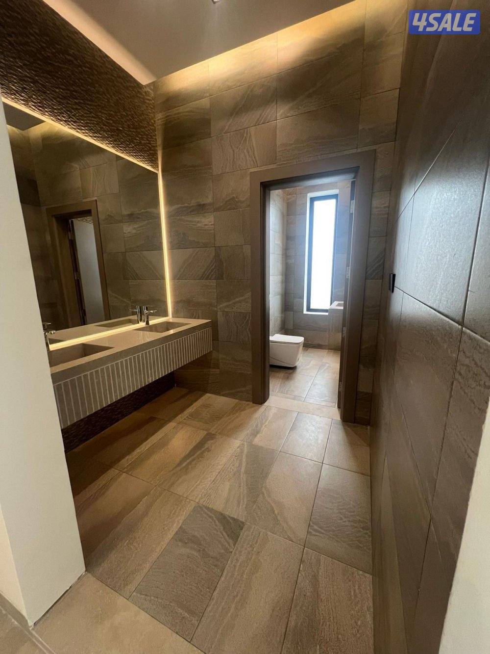 للايجار في الفنيطيس ق8 دوبلكس اول وثاني مع روف كبير اول ساكن3