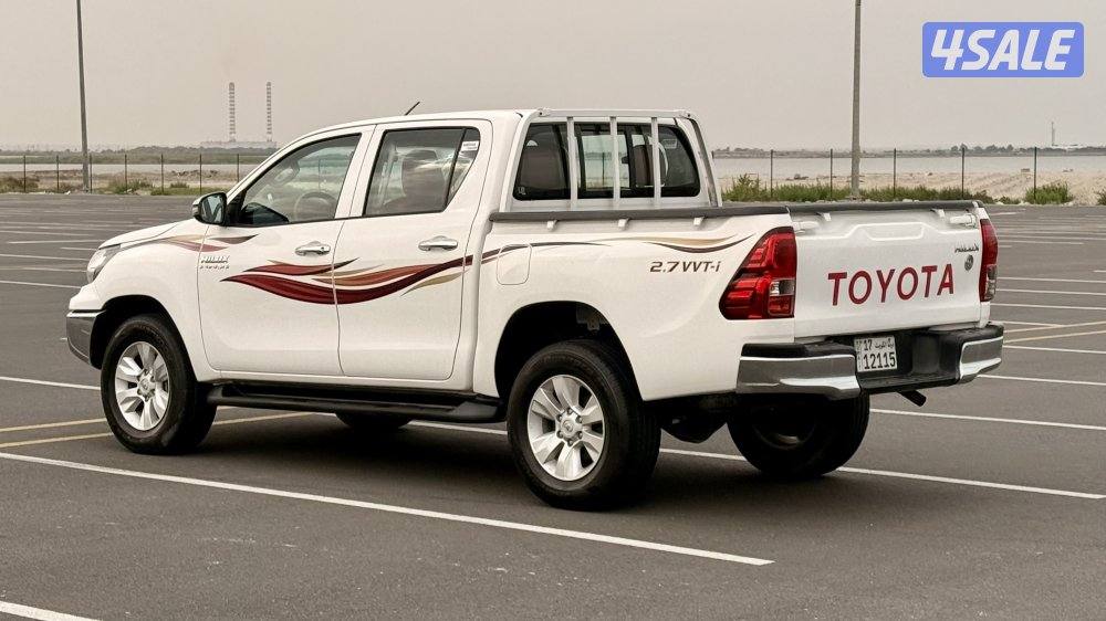 للبيع وانيت هايلكس دبل عداد ٦٦ الف كم بس1