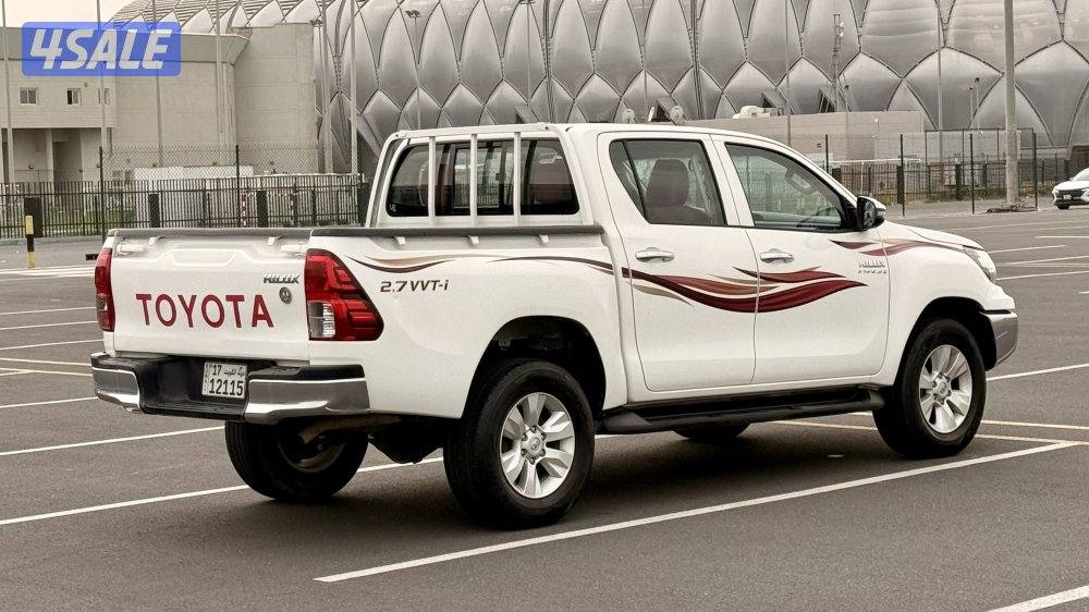 للبيع وانيت هايلكس دبل عداد ٦٦ الف كم بس4