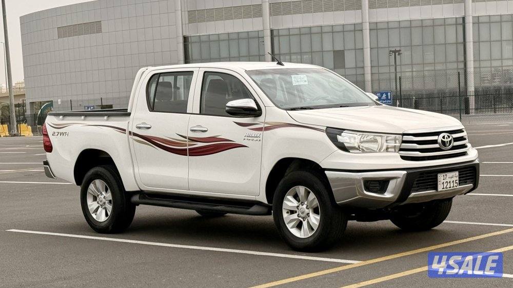 للبيع وانيت هايلكس دبل عداد ٦٦ الف كم بس3