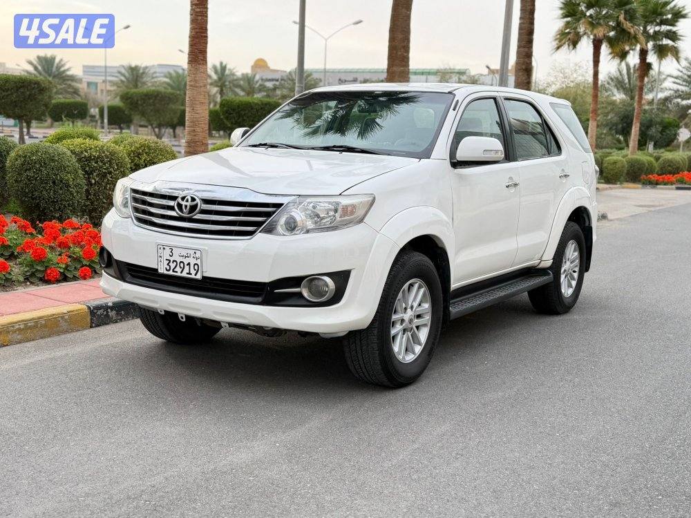 للبيع تيوتا فورتنر بحاله فوق الممتازه0